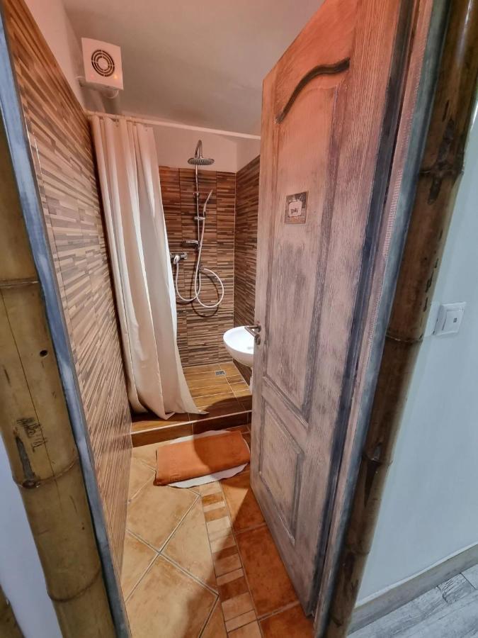 דברצן Centrum Wellness Hostel מראה חיצוני תמונה