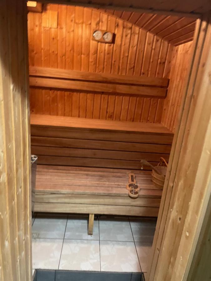 דברצן Centrum Wellness Hostel מראה חיצוני תמונה