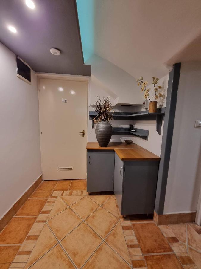 דברצן Centrum Wellness Hostel מראה חיצוני תמונה