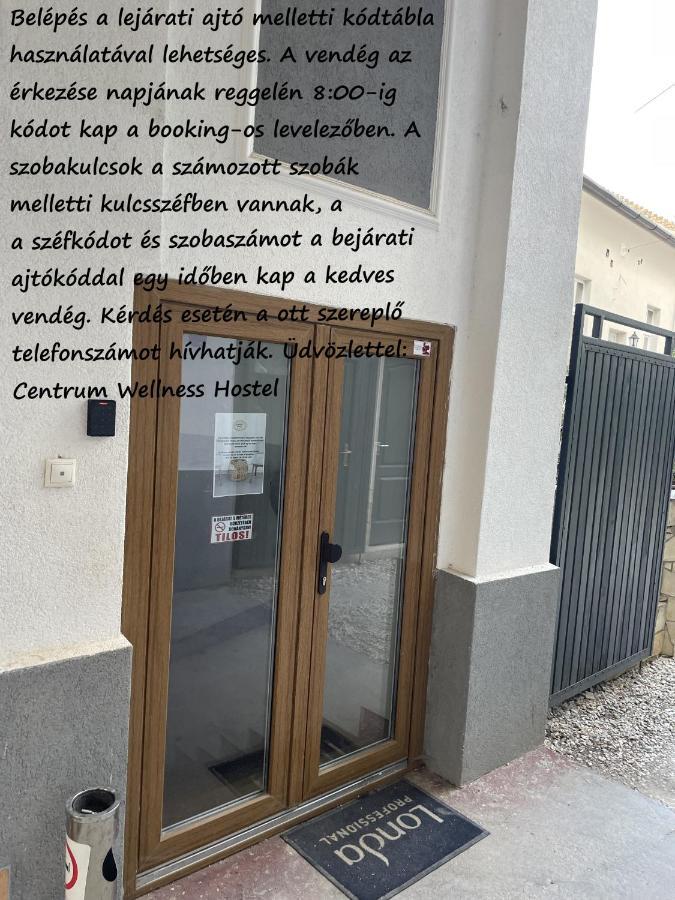 דברצן Centrum Wellness Hostel מראה חיצוני תמונה