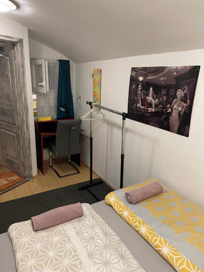 דברצן Centrum Wellness Hostel מראה חיצוני תמונה