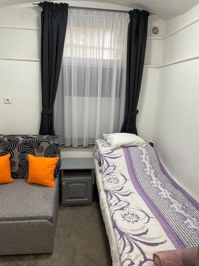 דברצן Centrum Wellness Hostel מראה חיצוני תמונה
