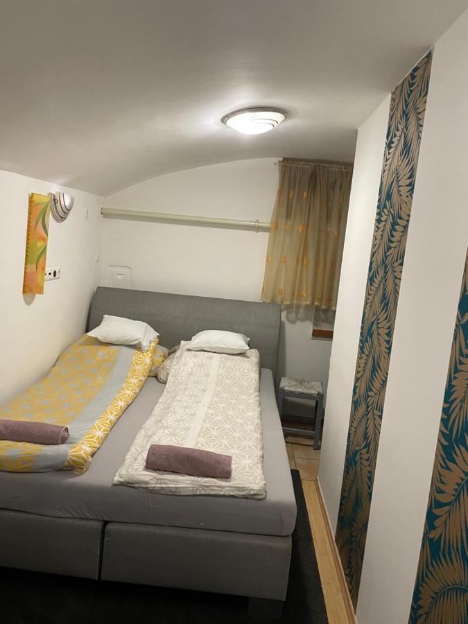 דברצן Centrum Wellness Hostel מראה חיצוני תמונה