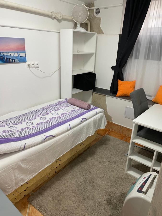 דברצן Centrum Wellness Hostel מראה חיצוני תמונה