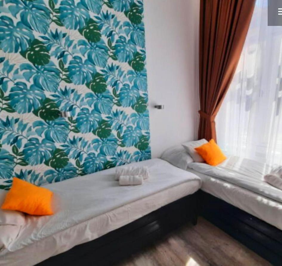 דברצן Centrum Wellness Hostel מראה חיצוני תמונה