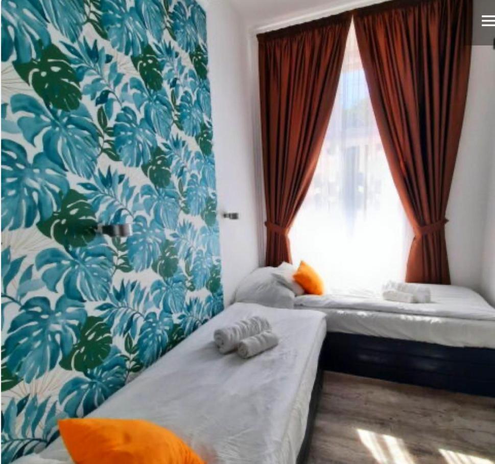 דברצן Centrum Wellness Hostel מראה חיצוני תמונה